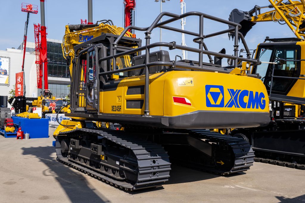 Гусеничный экскаватор харвестер XCMG XE245F фото 2