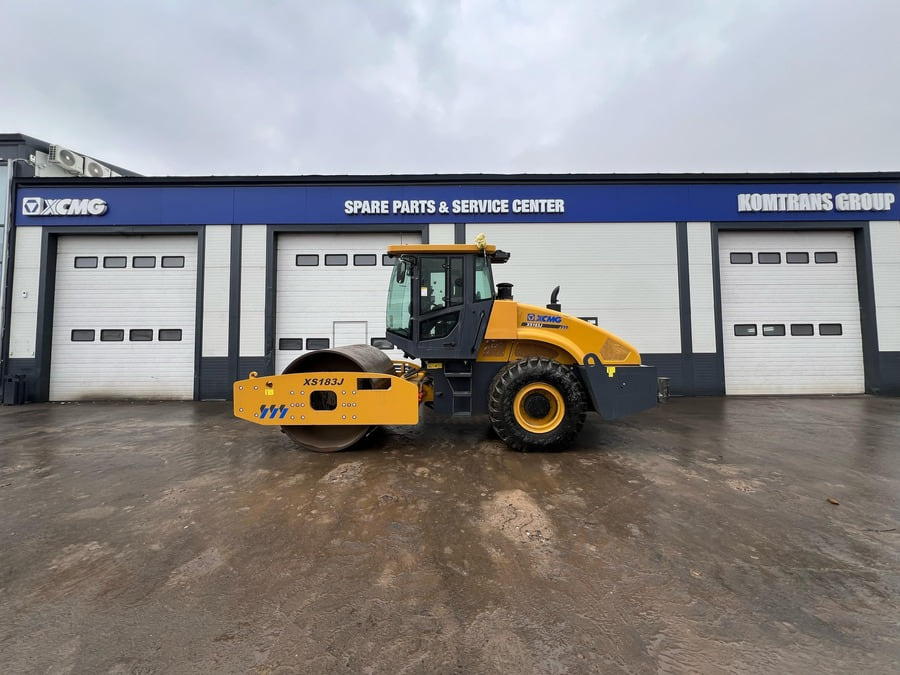 Каток XCMG XS183J фото 1