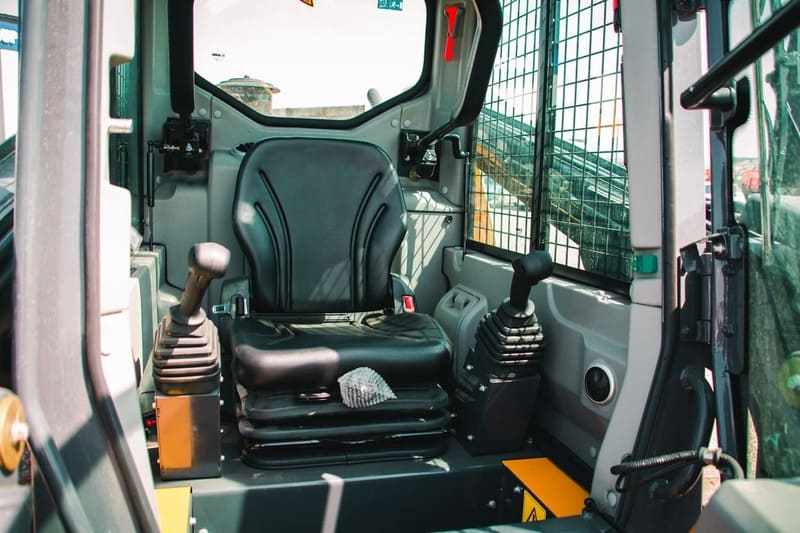 Мини-погрузчик XCMG XC740RU Мини-погрузчик XCMG XC740RU