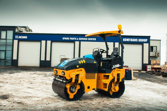Каток XCMG XMR403