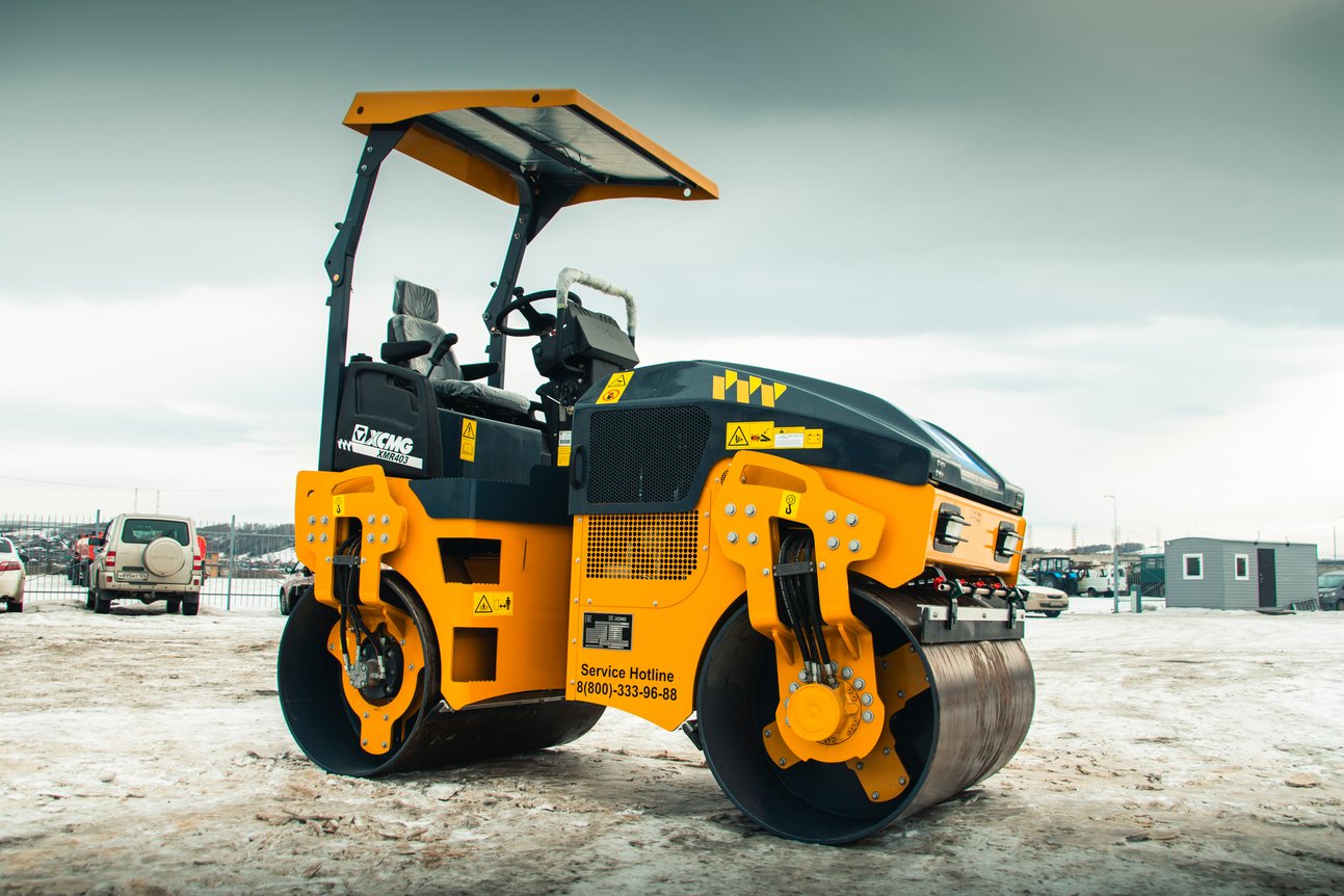 Каток XCMG XMR403