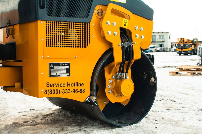 Мини-каток XCMG XMR403VT