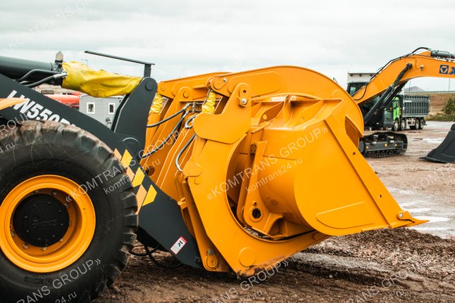 Фронтальный погрузчик XCMG LW550RU фото 5