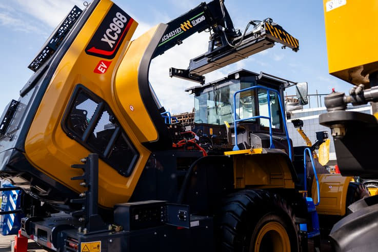 Фронтальный погрузчик XCMG XC968-EV 4 Фронтальный погрузчик XCMG XC968-EV 4