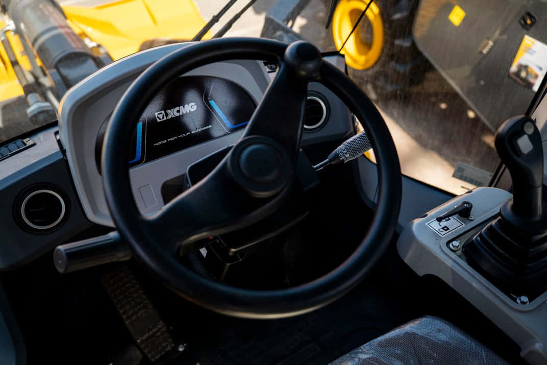 Фронтальный погрузчик XCMG XC968-EV 6 Фронтальный погрузчик XCMG XC968-EV 6