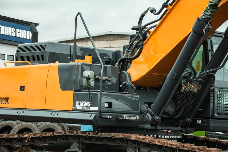 Гусеничный экскаватор XCMG XE490DK