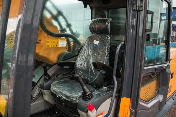 Гусеничный экскаватор XCMG XE490DK