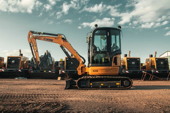 Гусеничный мини-экскаватор XCMG XE35U фото 1