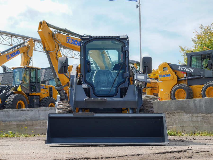 Экскаватор-погрузчик XCMG XC7-SR760RU 3