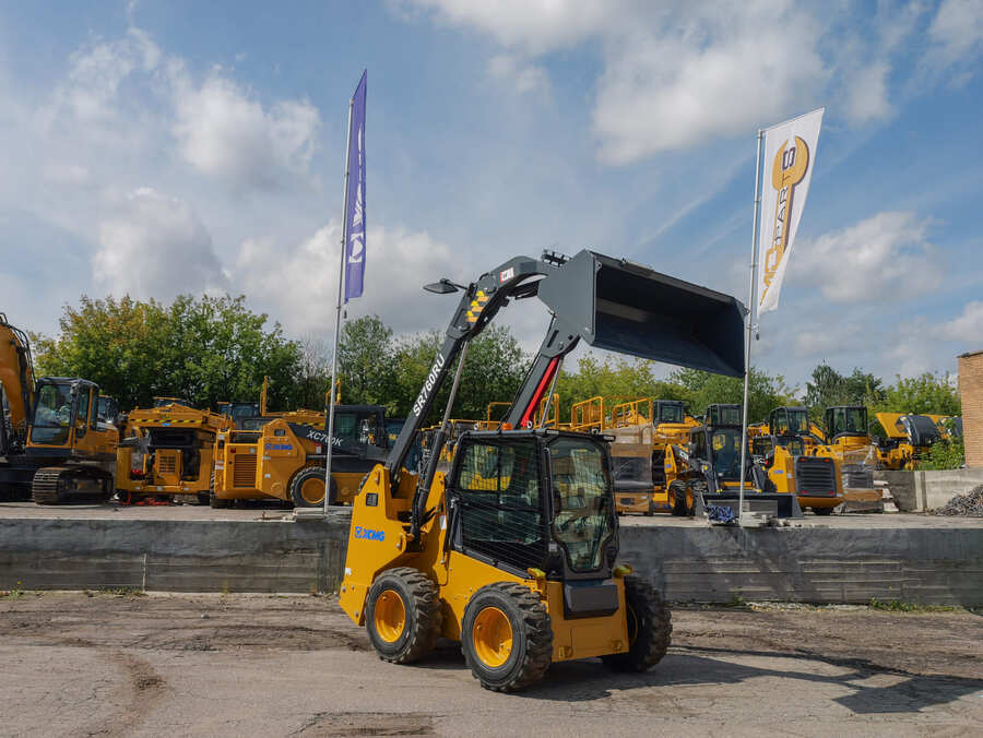 Экскаватор-погрузчик XCMG XC7-SR760RU 4