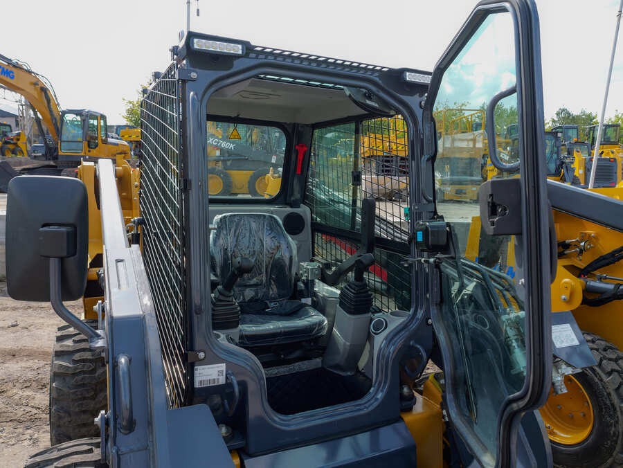 Экскаватор-погрузчик XCMG XC7-SR760RU 6