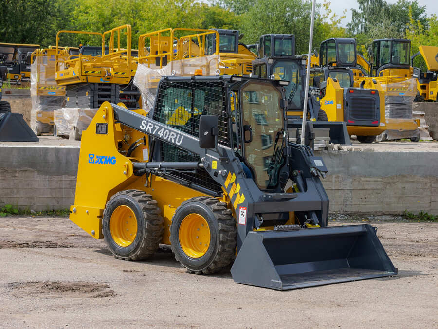 Мини-погрузчик XCMG SR740RU 2