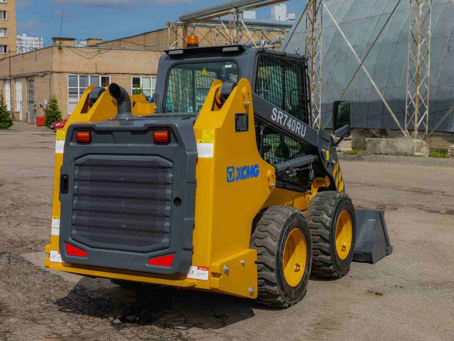 Мини-погрузчик XCMG SR740RU 3