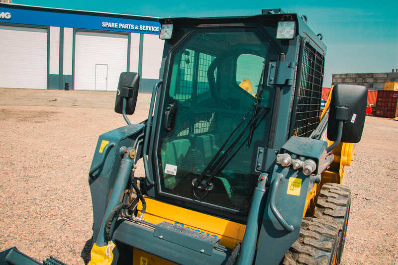 Мини-погрузчик XCMG XC740RU Мини-погрузчик XCMG XC740RU