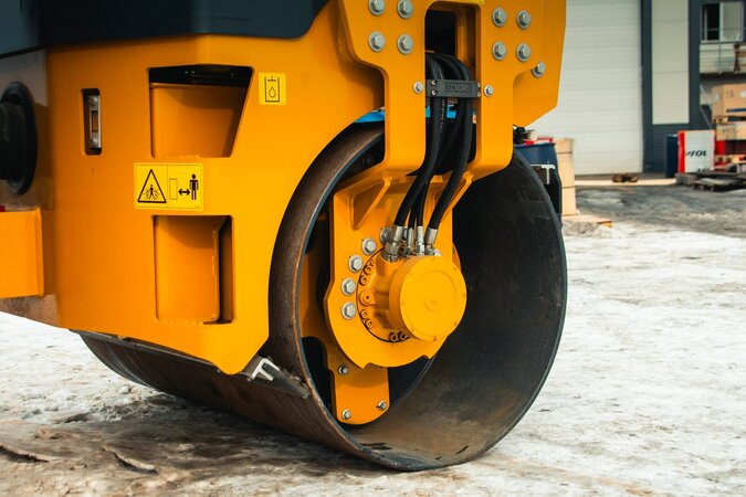 Каток XCMG XMR303