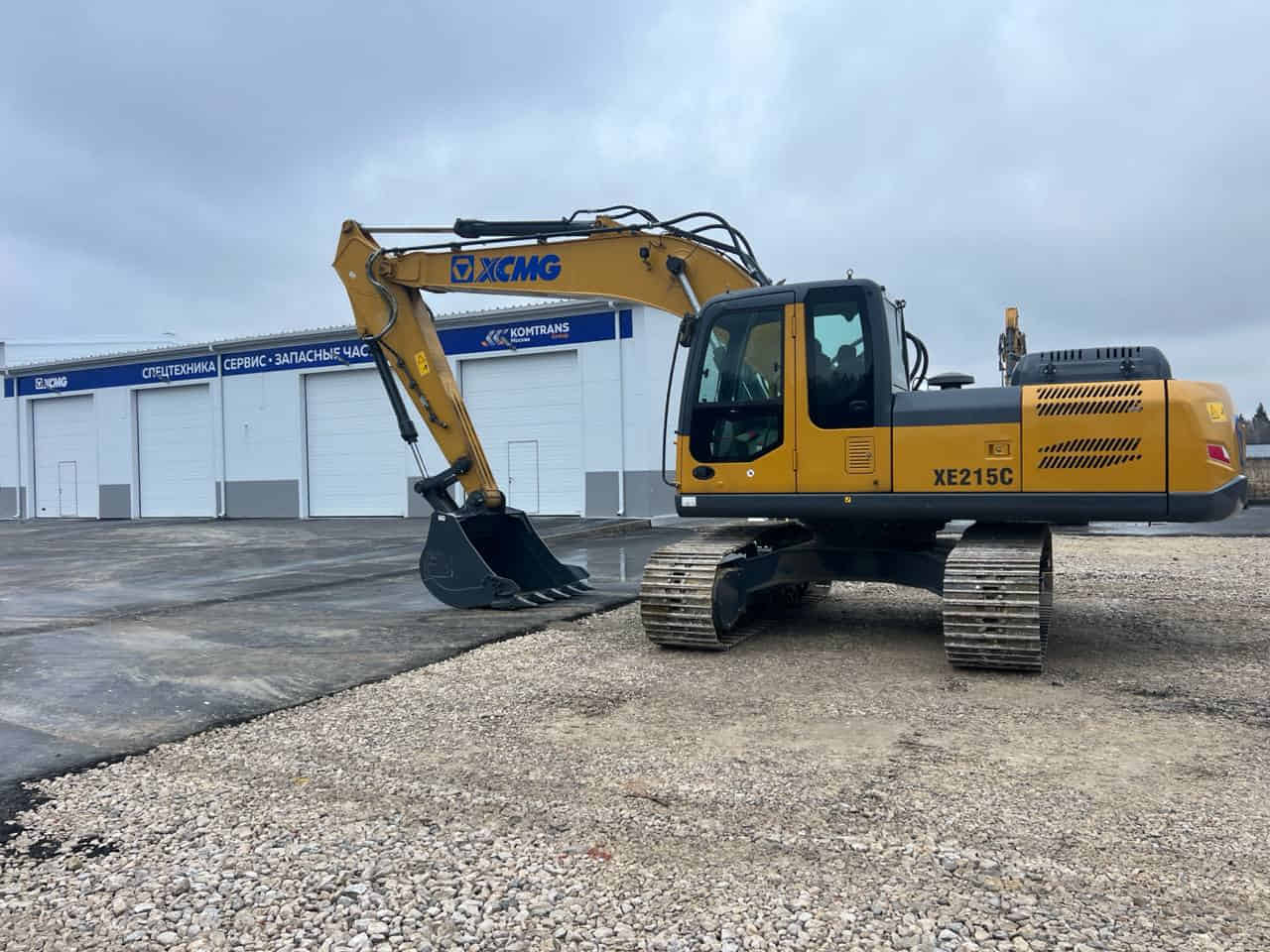 Гусеничный экскаватор XCMG XE215C изображение 1