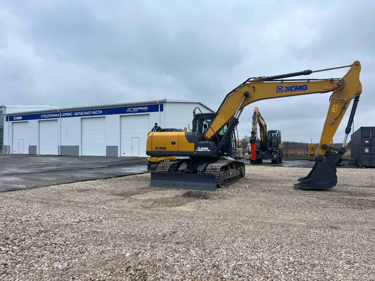 Гусеничный экскаватор XCMG XE180DN фото 2