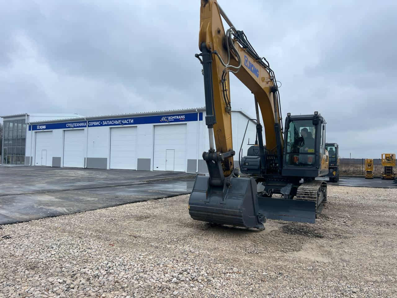 Гусеничный экскаватор XCMG XE180DN фото 3