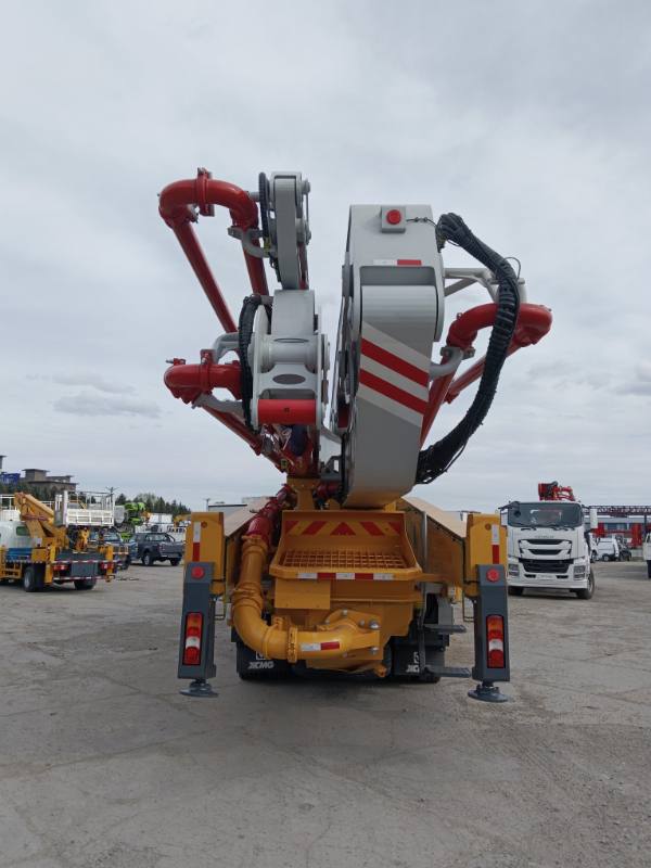 Автобетононасос XCMG HB62V фото 5