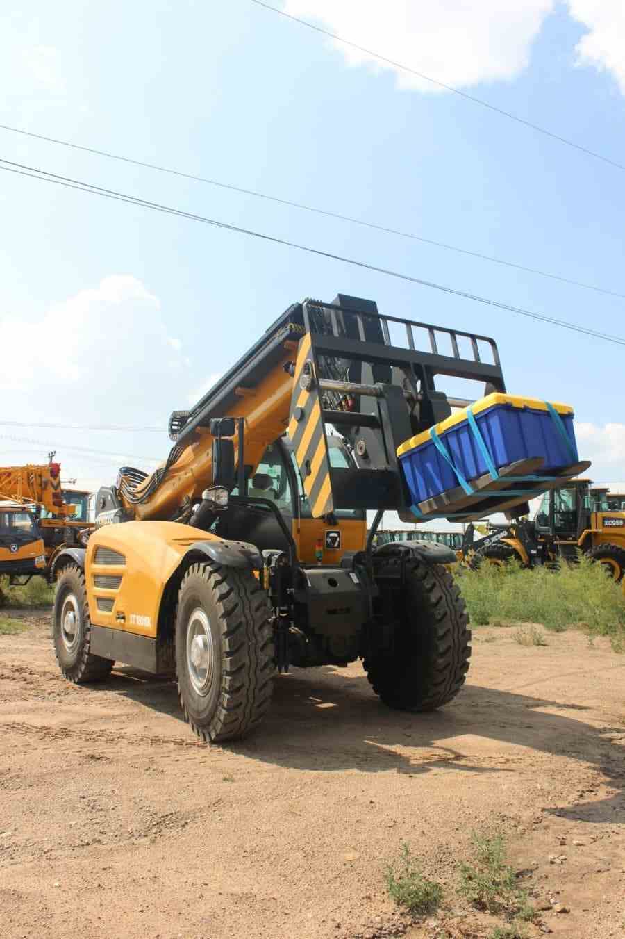 Телескопический погрузчик XCMG XT18010K