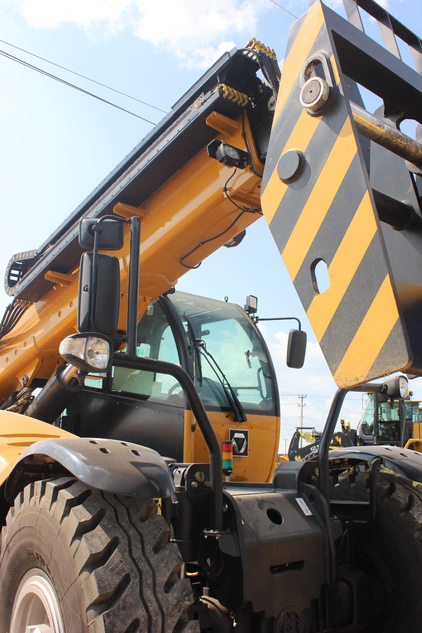 Телескопический погрузчик XCMG XT18010K