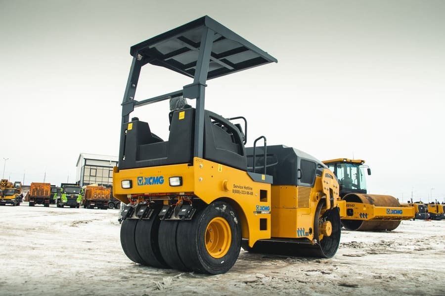 Тротуарный мини-каток XCMG XMR603VT 2